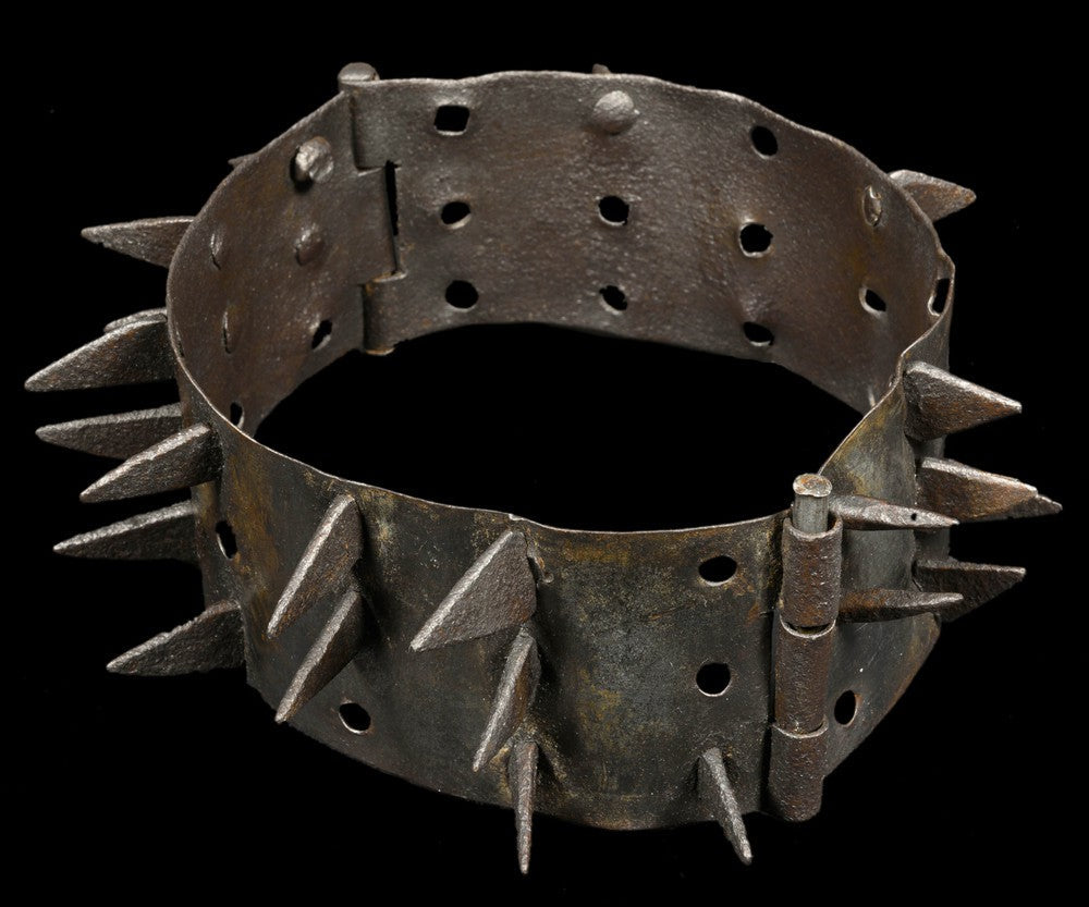 ANTI-BITE NECKLACE 19th century - RELICS - ODDITIES