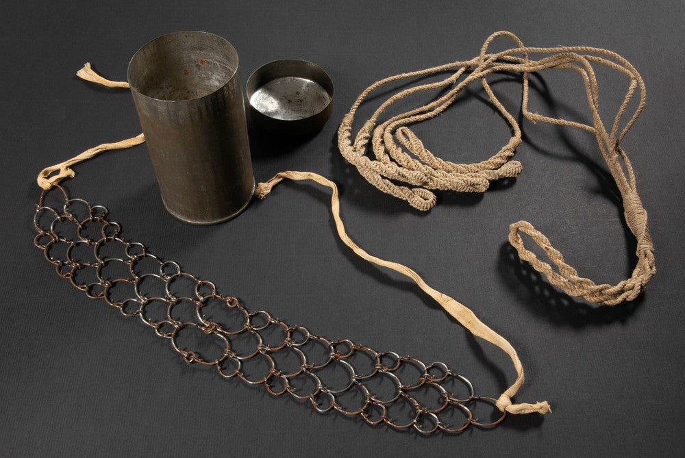 BOITE DE PENITENCE DE MOINE - RELICS