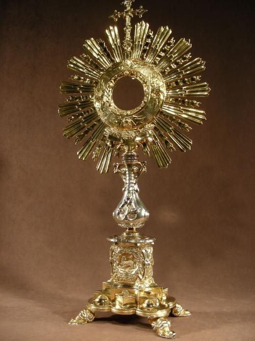 La monstrance ou ostensoir : histoire, formes, fonctions et symbolique-RELICS