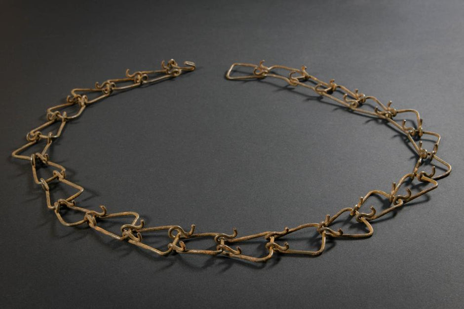 Instruments de penitence et de flagellation : cilices et disciplines ...