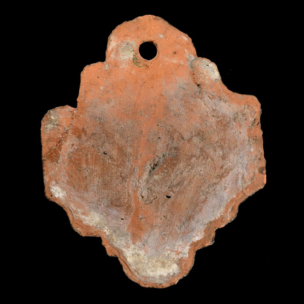 BÉNITIER DIABOLIQUE EN TERRE CUITE, XVIIᵉ - RELICS