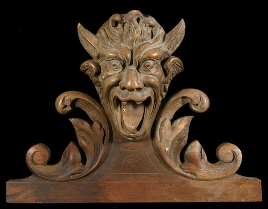 DEMONIC HEAD IN CARVED WOOD - RELICS