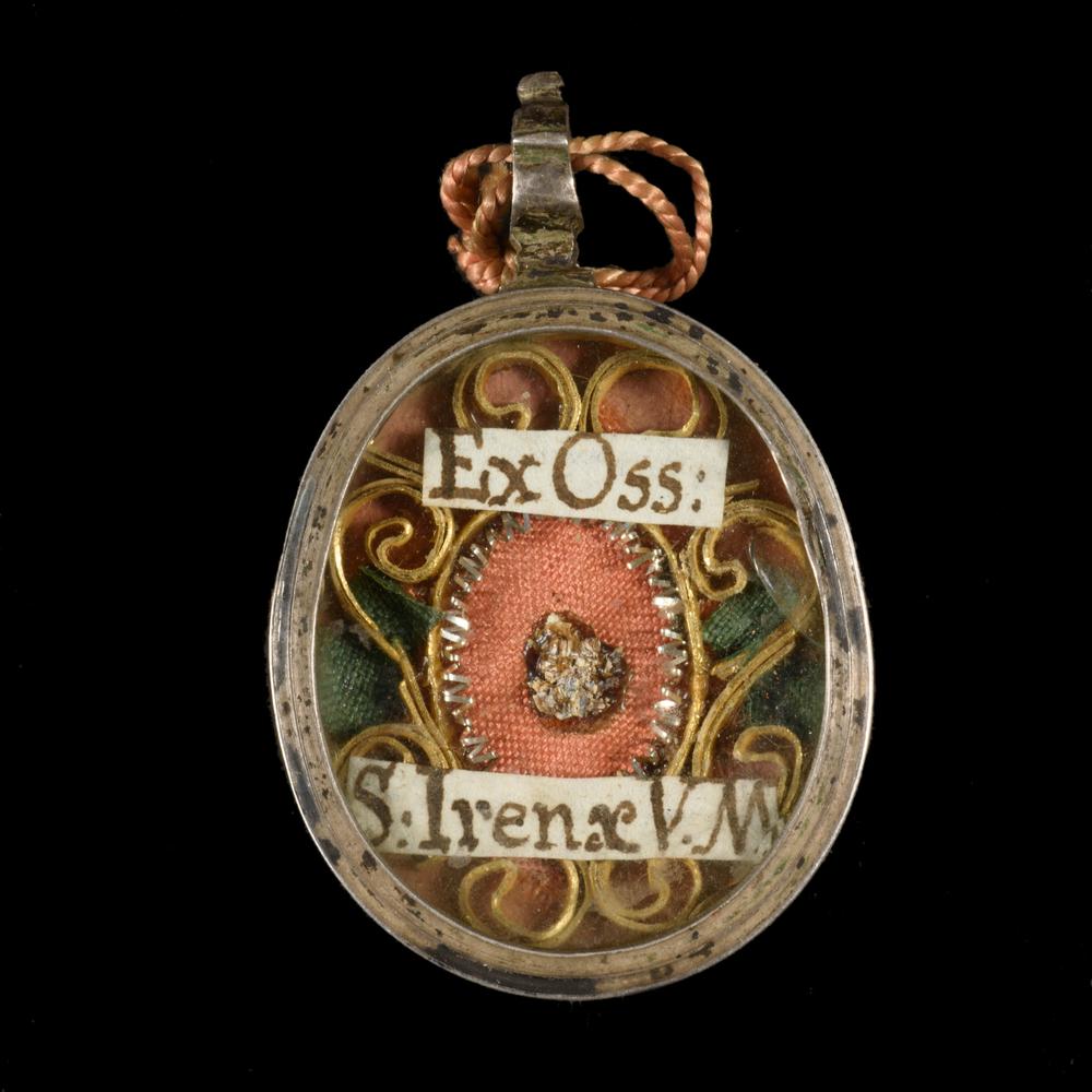 FIRST-CLASS RELIC OF SAINT IRENE - RELICS