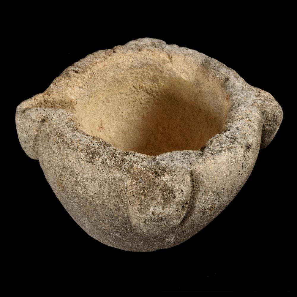 MORTIER MÉDIÉVAL EN PIERRE XIIIᵉ–XVe siècle. - RELICS