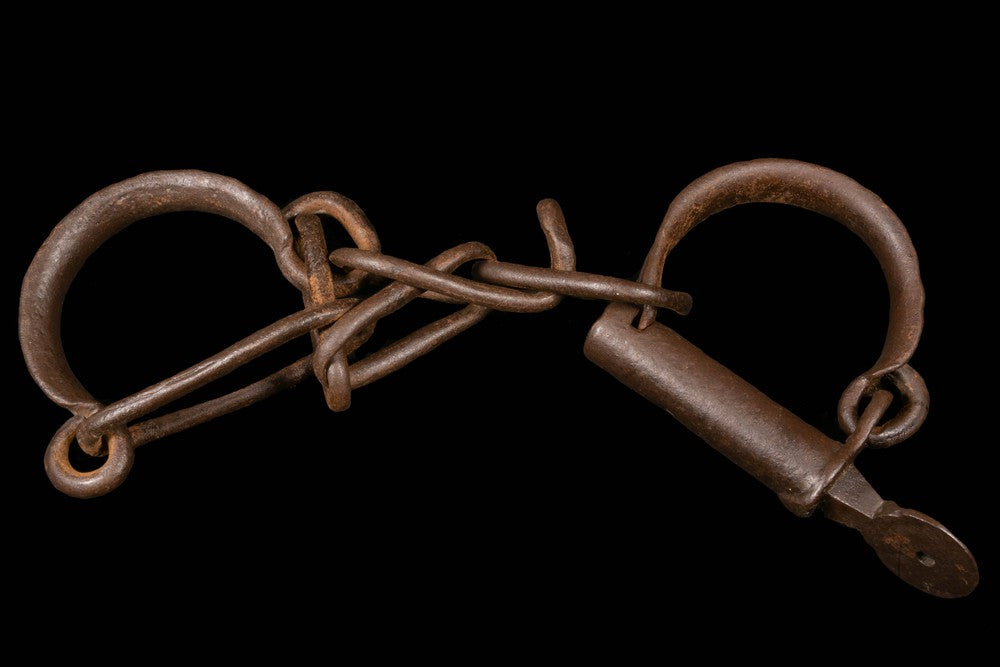 PRISONER SHACKLES 18th century - RELICS - ODDITIES 