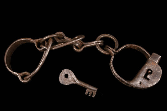 PRISONER SHACKLES 18th century - RELICS - ODDITIES 