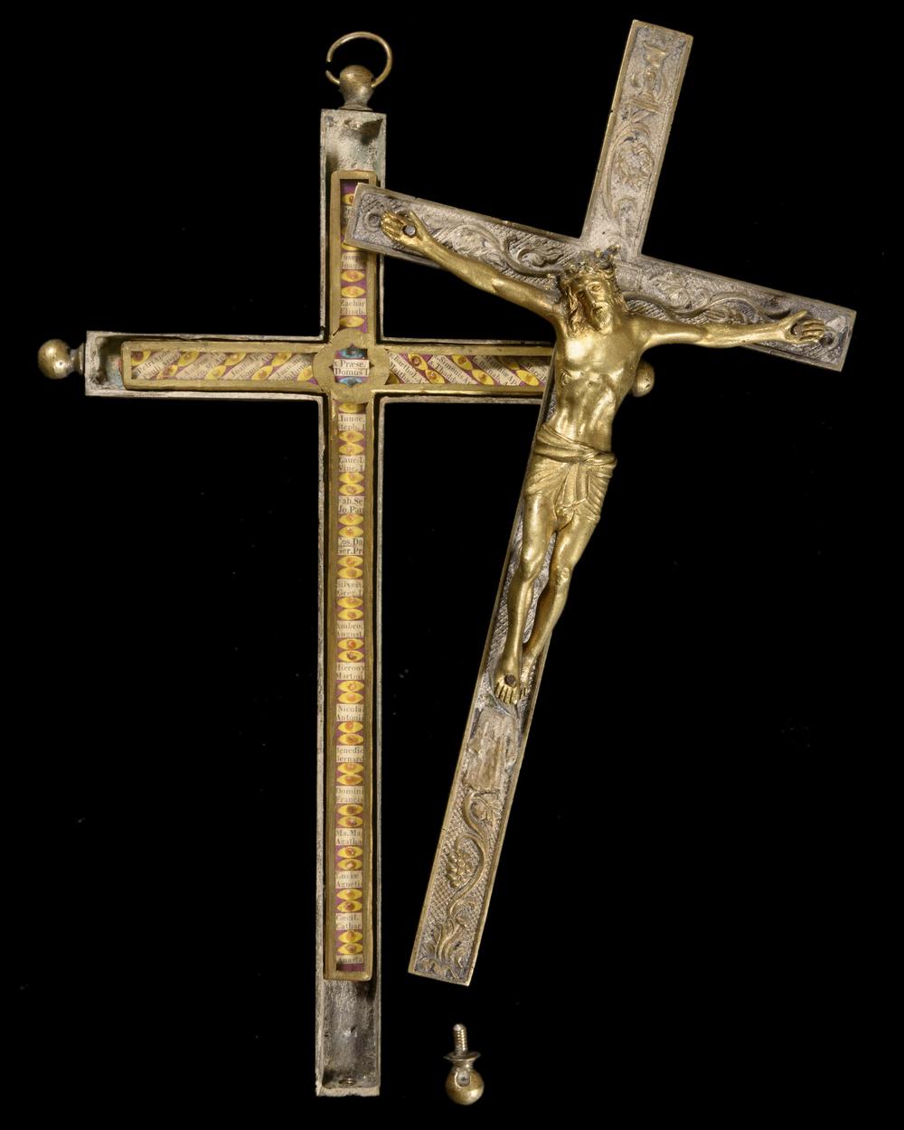 RELIQUARY CRUCIFIX WITH NUMEROUS RELICS - RELICS