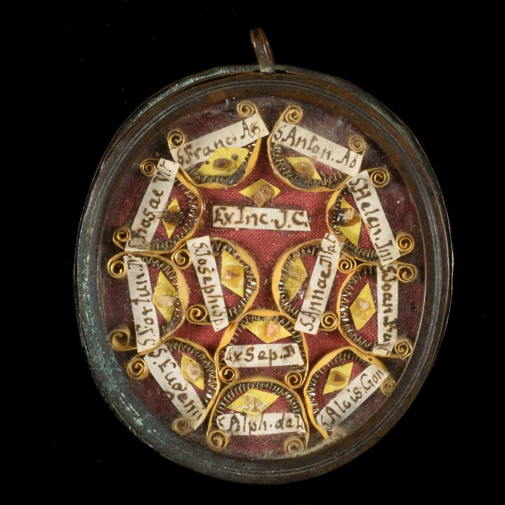 RELIQUARY WITH CHRIST RELICS AND MAJOR SAINTS - RELICS