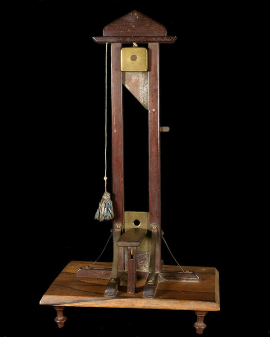 TABLE GUILLOTINE, 19ᵗʰ CENTURY - RELICS