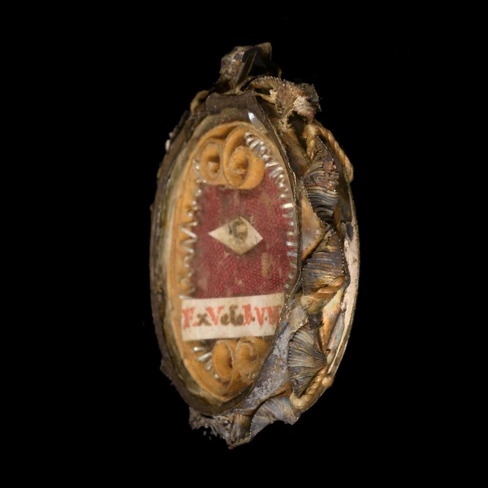 relique voile marie - RELICS